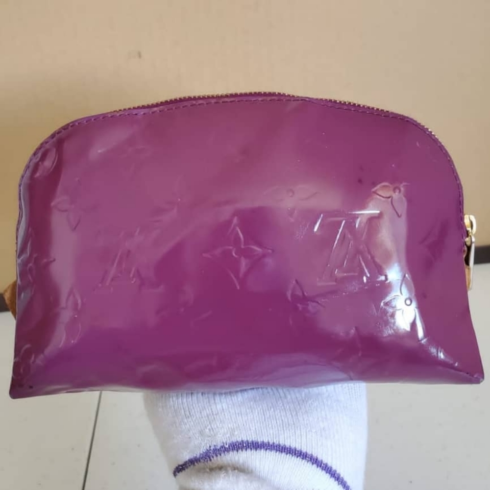 LOUIS VUITTON Vernis Monogram  Cosmetic Pouch